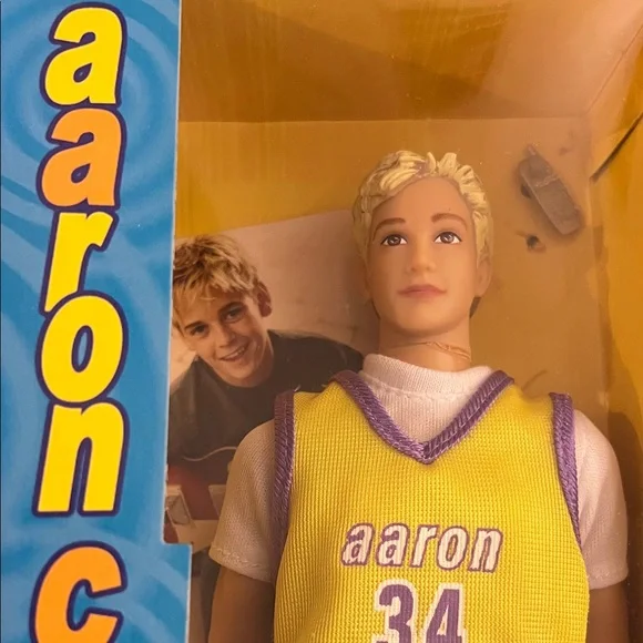 VTG 2001 Aaron Carter Barbie Doll play along edition in Yellow and Purple Outfit - Picture 2 of 5
